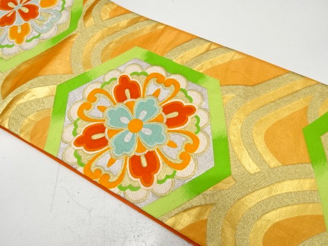 花亀甲に青海波模様織り出し　袋帯